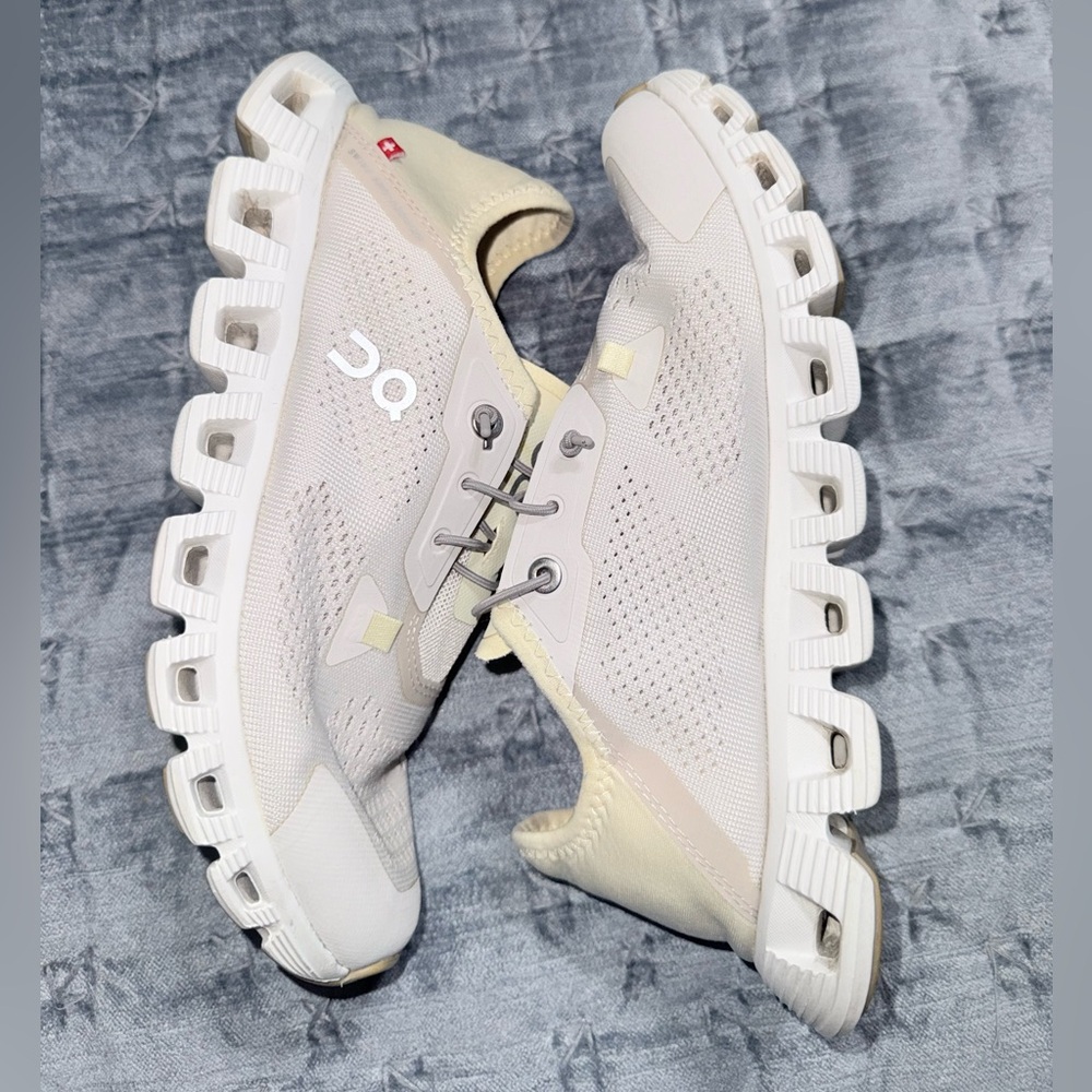 On Running Cloud 5 Coast shoes size 6.5 - Picture 6 of 16